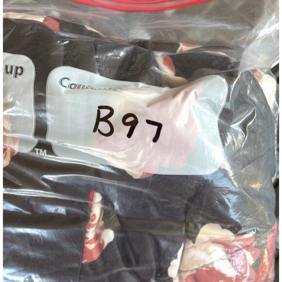 Loft Floral Quilted Puffer Vest Red & Pink Roses on Black - Size M - Picture 10 of 11